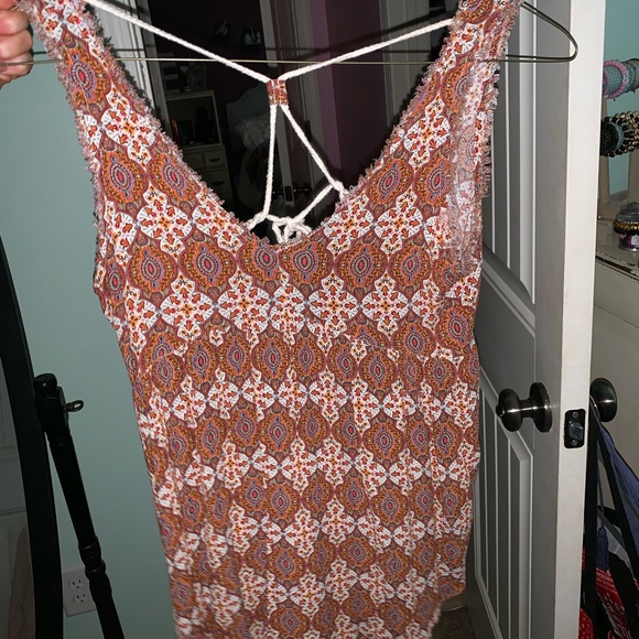 ⭐️patterned tank top⭐️ - Picture 3 of 5